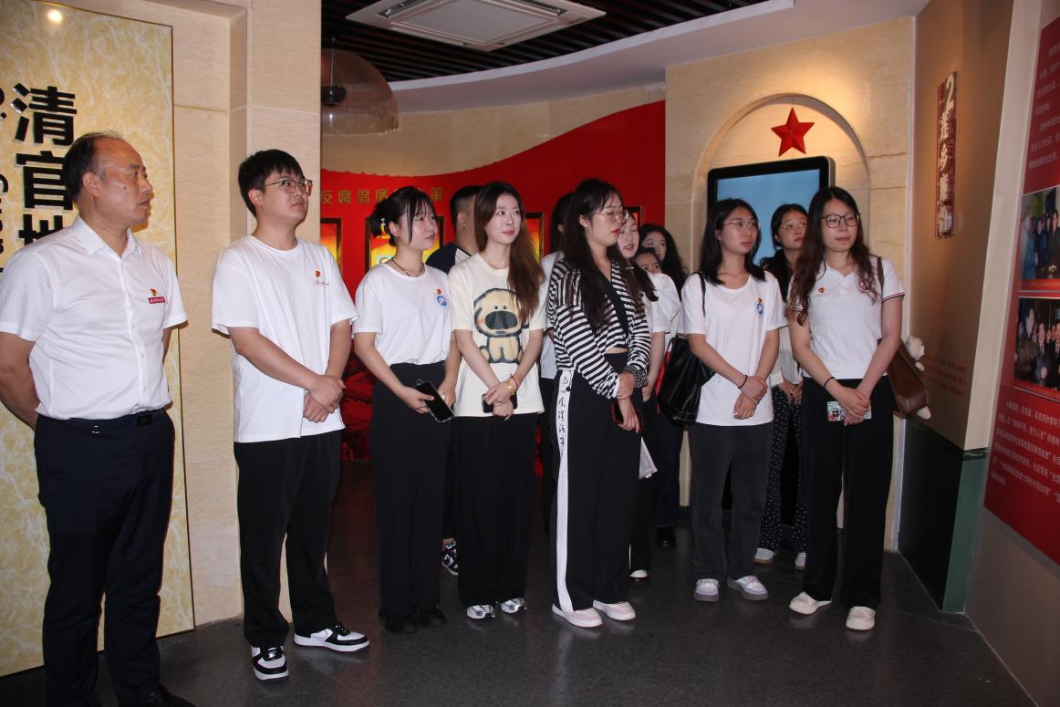 89287f68dadf4eaaa7a5c1c20517760d.jpg 89287f68dadf4eaaa7a5c1c20517760d.jpg